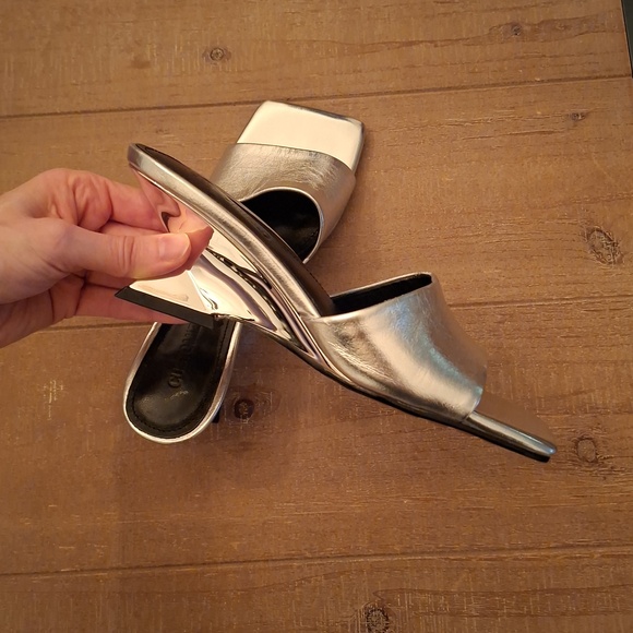 Metallic Silver Square-toed Leather Mules with Architectural Heel (EU 37/US 7) - Picture 2 of 10